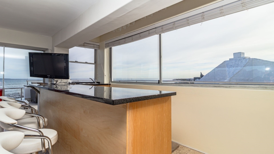 6 Bedroom Property for Sale in Bloubergstrand Western Cape